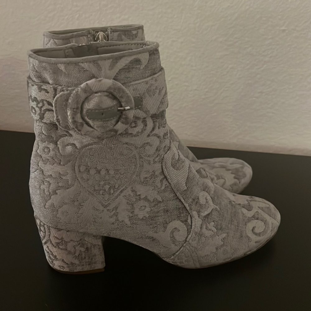 Nine West crushed velvet booties